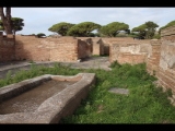 08478 ostia - regio v - insula iii - caseggiato dei lottatori (v,iii,1) (haus der ringer) - perystilium - bli ri norden - 01-2024.jpg